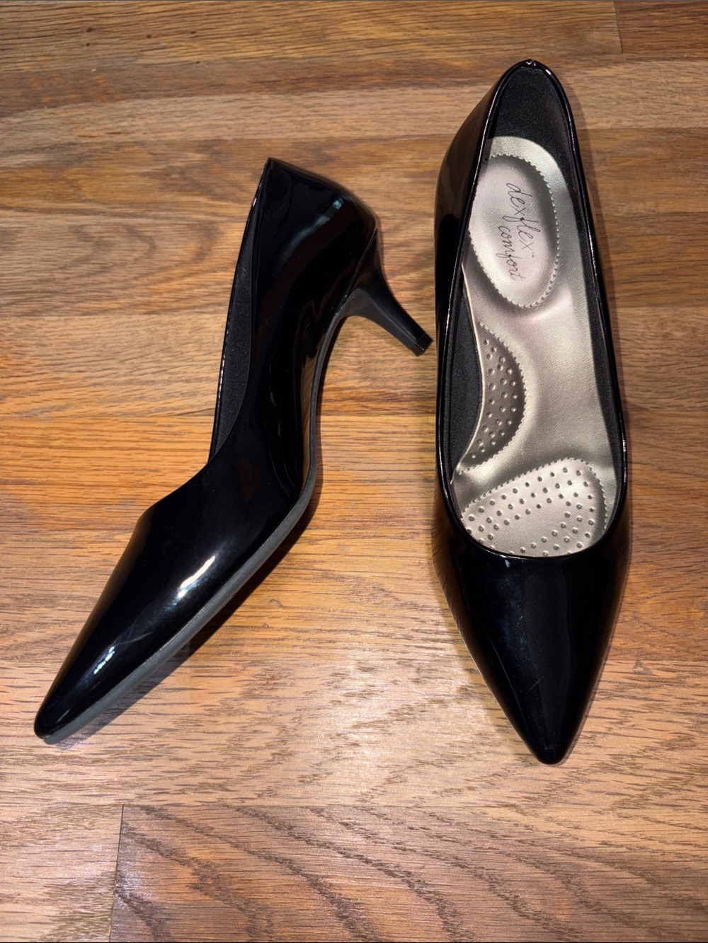 dexflex comfort Black Patent Pointed Toe Mid-Heel Pumps